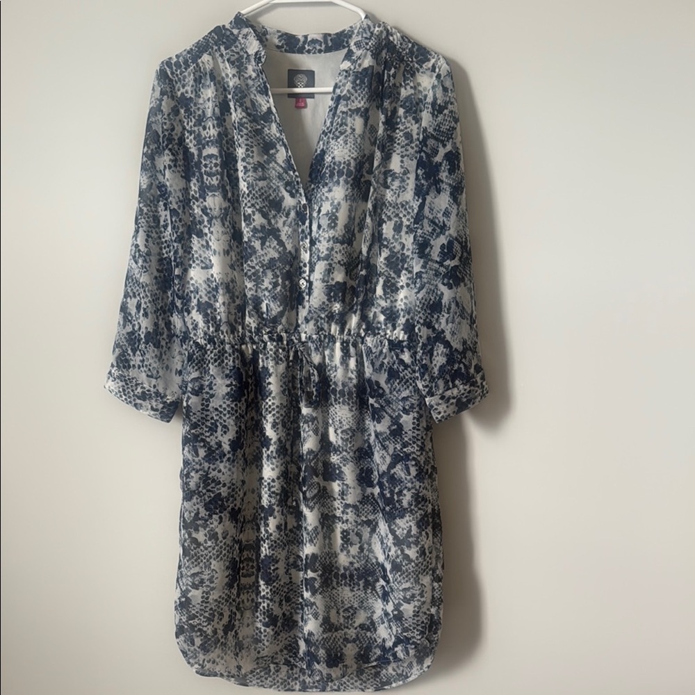 Vince Camuto Patterned Blue and White Women's Sleek & Simple Boho Indie Dress - Picture 1 of 8